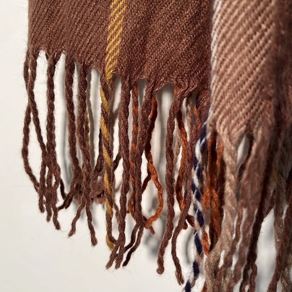 TOPSHOP Brown/Tan/Olive Fringe Cottage/Cabin/Urban-Chic Oversized Scarf/Shawl - Picture 6 of 12